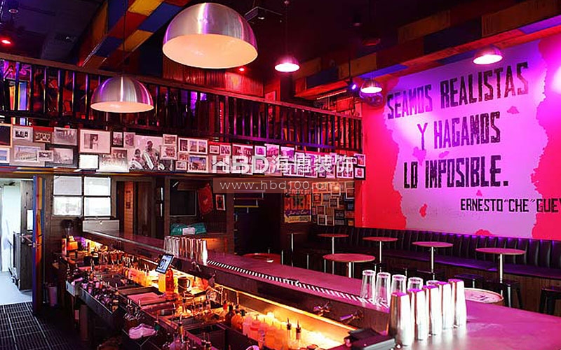 酒吧裝修吧臺設計.jpg 酒吧裝修吧臺設計.jpg