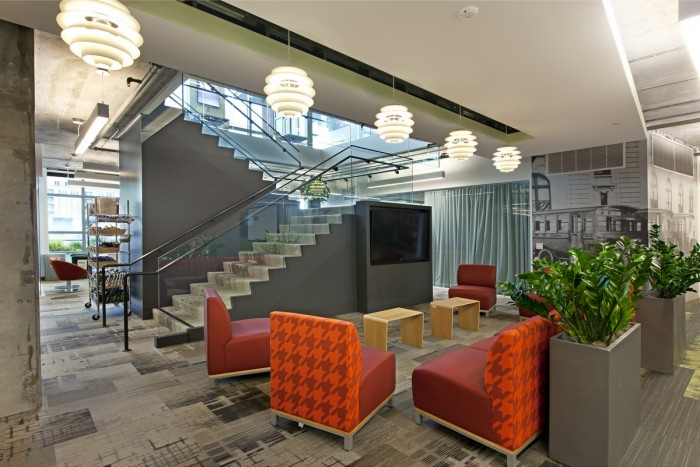 工業(yè)風(fēng)辦公室設(shè)計(jì),loft工業(yè)風(fēng)設(shè)計(jì),廣州裝飾公司,海博裝飾.jpg 工業(yè)風(fēng)辦公室設(shè)計(jì),loft工業(yè)風(fēng)設(shè)計(jì),廣州裝飾公司,海博裝飾.jpg