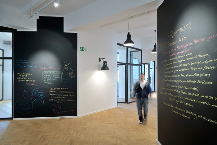 辦公室裝修風(fēng)格,廣州裝飾公司,冷色調(diào)辦公室設(shè)計(jì),海博裝飾.jpg 辦公室裝修風(fēng)格,廣州裝飾公司,冷色調(diào)辦公室設(shè)計(jì),海博裝飾.jpg