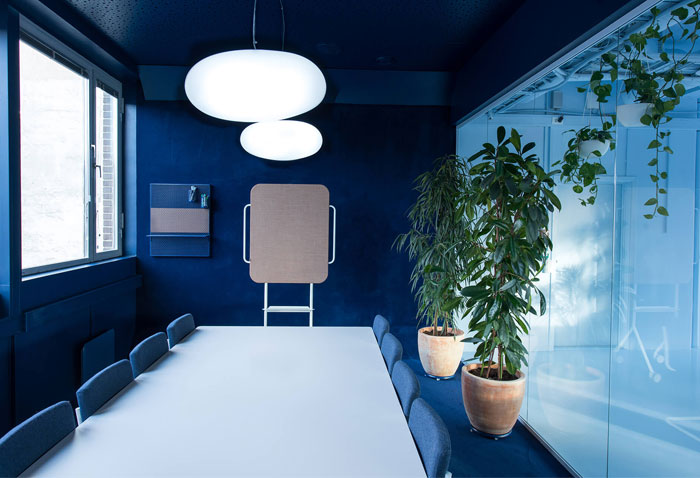 冷藍色調辦公室裝修設計.jpg 冷藍色調辦公室裝修設計.jpg
