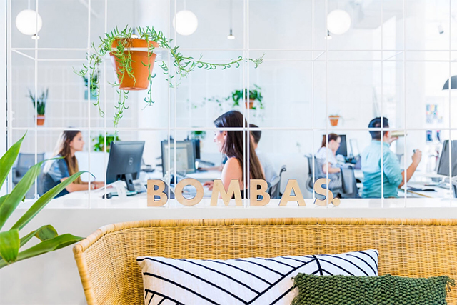 國外風(fēng)辦公室裝修設(shè)計(jì).jpg 國外風(fēng)辦公室裝修設(shè)計(jì).jpg