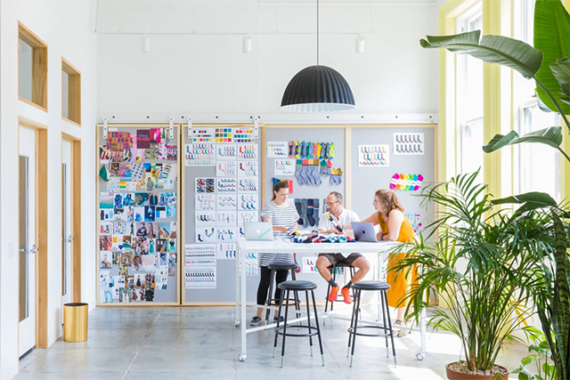 國外風(fēng)辦公室裝修設(shè)計(jì).jpg 國外風(fēng)辦公室裝修設(shè)計(jì).jpg