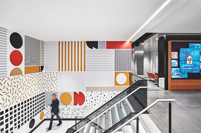 麥當(dāng)勞總部辦公樓裝修設(shè)計(jì).jpg 麥當(dāng)勞總部辦公樓裝修設(shè)計(jì).jpg