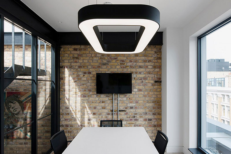 loft風(fēng)格辦公樓裝修設(shè)計.jpg loft風(fēng)格辦公樓裝修設(shè)計.jpg